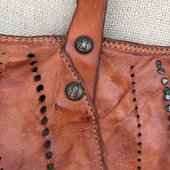 Campomaggi 100% Leather Tan Studded Tote Bag w/ Strap - Picture 3 of 13